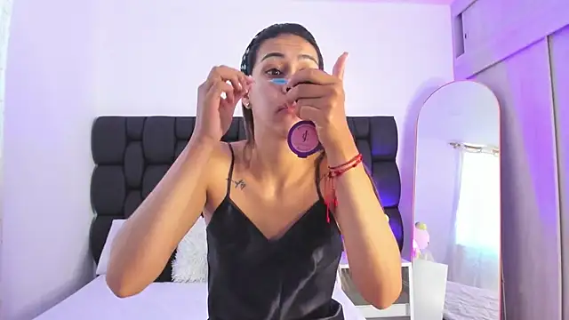 Cristel Boom online show from January 2025 01:07:01 PM