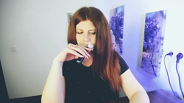 Snapshot of Lizzy_Love chatting on May 2026 09:26:02 AM Lizzy Love online show from May 2026 09:26:02 AM
