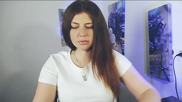 Snapshot of Lizzy_Love chatting on June 2026 08:30:01 AM Lizzy Love online show from June 2026 08:30:01 AM