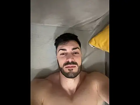 Snapshot of GoldenMark chatting on November 2025 11:04:01 PM GoldenMark online show from November 2025 11:04:01 PM