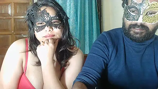 Snapshot of Cutehornycouples chatting on September 2025 05:49:01 PM Cutehornycouples online show from September 2025 05:49:01 PM