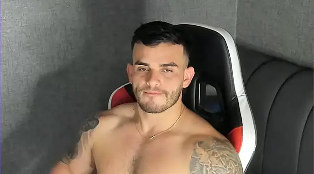 Ricardogo19 online show from March 2025 09:53:02 PM