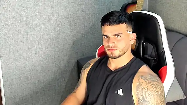 Ricardogo19 online show from November 2025 11:04:02 PM