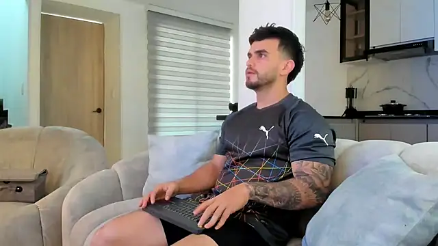 Ricardogo19 online show from February 2026 12:34:02 PM