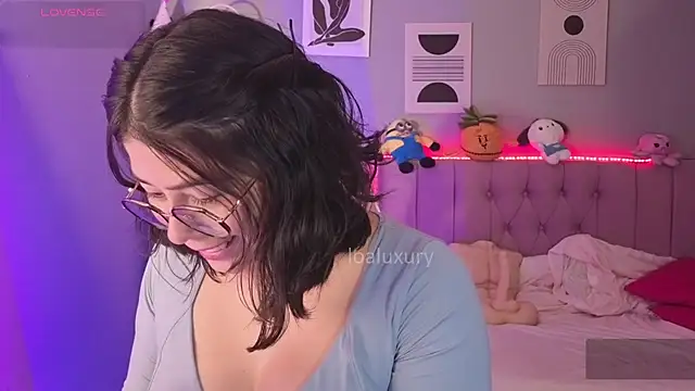 LoaLuxury online show from April 2026 08:25:02 PM