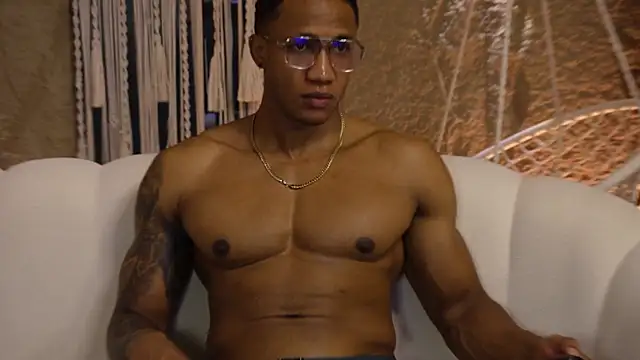 Logan Varela online show from September 2025 01:22:02 PM