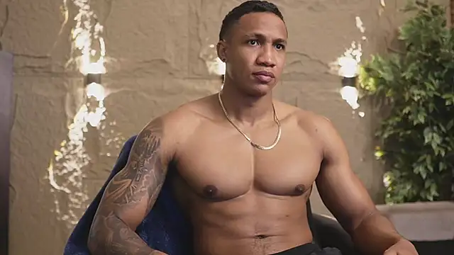 Logan Varela online show from December 2025 01:17:01 PM