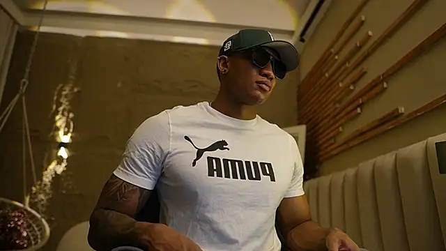 Logan Varela online show from April 2026 05:12:02 PM