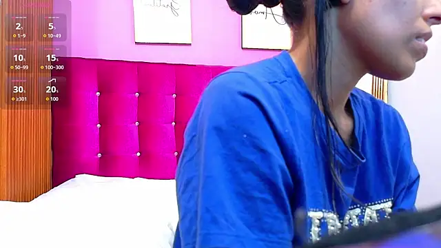 Snapshot of yourcuteneighbourr chatting on June 2026 03:15:02 AM yourcuteneighbourr online show from June 2026 03:15:02 AM