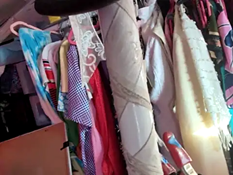 gurlnips online show from November 2025 10:10:01 PM