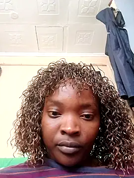 Snapshot of _fiffii chatting on April 2026 02:00:02 PM fiffii online show from April 2026 02:00:02 PM