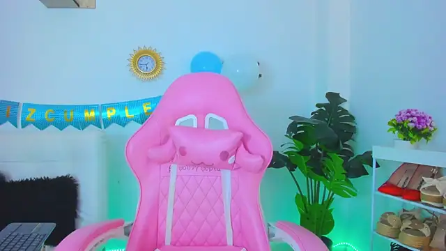 alexajhonson1012 online show from December 2025 10:43:01 AM