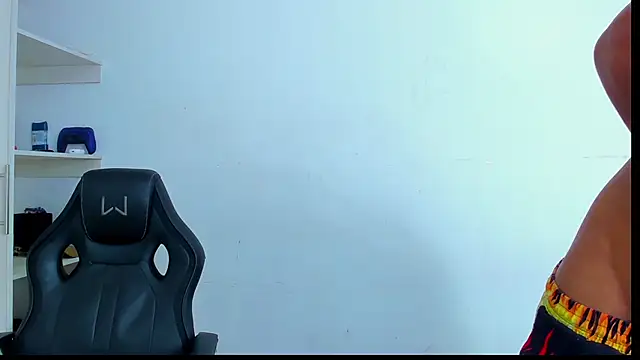 dominic smith  online show from December 2024 02:02:02 AM