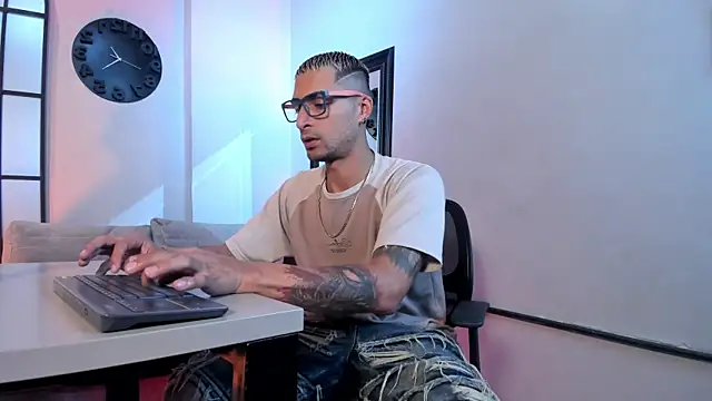 DrakeNeumann online show from April 2026 03:42:02 AM