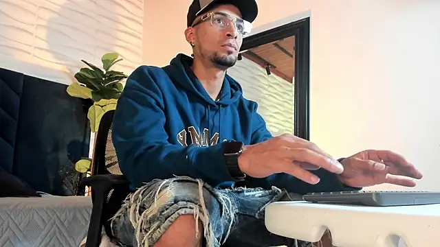DrakeNeumann online show from May 2026 03:37:02 AM