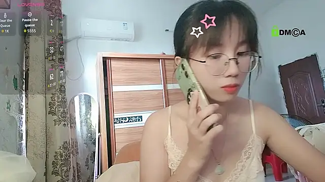 Snapshot of Lili_666 chatting on September 2025 02:04:02 AM Lili 666 online show from September 2025 02:04:02 AM