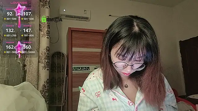 Lili 666 online show from November 2025 04:29:01 PM