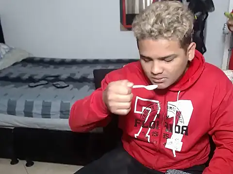 Snapshot of Boycuriousxxx chatting on October 2025 11:33:02 AM Boycuriousxxx online show from October 2025 11:33:02 AM