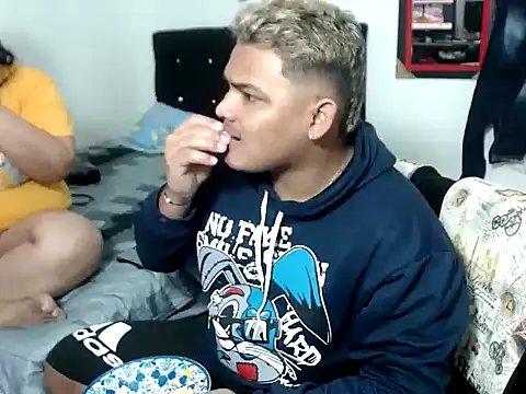 Snapshot of Boycuriousxxx chatting on October 2025 11:10:01 AM Boycuriousxxx online show from October 2025 11:10:01 AM