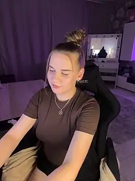 Lexi noah online show from September 2025 09:38:01 PM