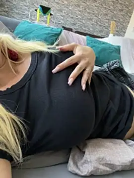 Hornyblond Bella online show from June 2026 08:07:01 AM