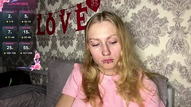 MarthaGees online show from October 2025 03:18:02 PM