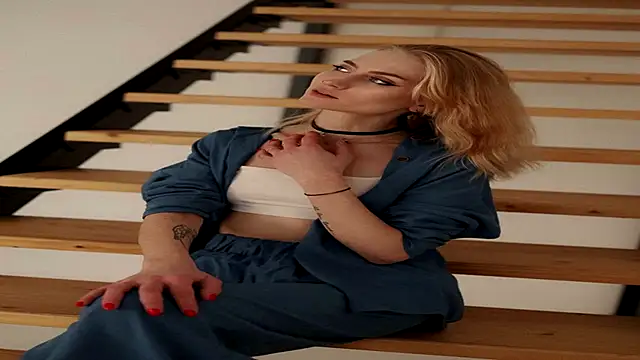 MarthaGees online show from November 2025 03:56:02 PM