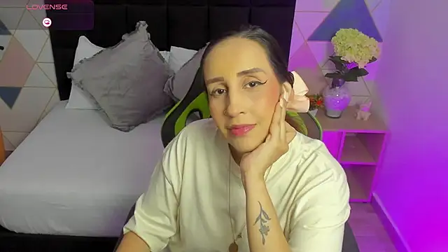 jadde13  online show from November 2025 07:56:02 PM