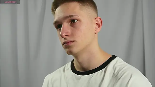 dustyn fox online show from January 2025 02:00:02 PM