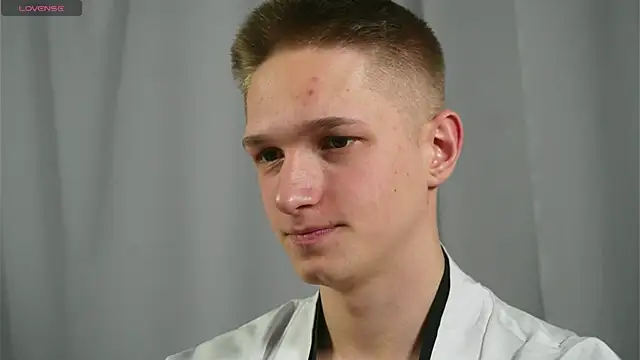 dustyn fox online show from January 2025 06:00:01 PM