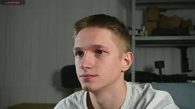 dustyn fox online show from February 2025 05:30:01 PM