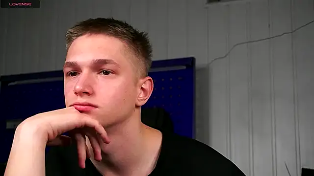 dustyn fox online show from November 2025 03:03:02 PM