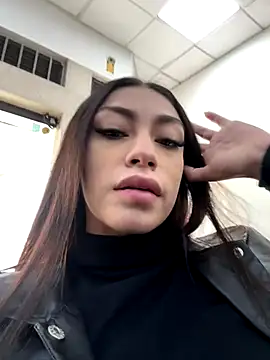 Effy Bonny online show from October 2025 03:36:01 PM