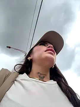 Effy Bonny online show from November 2025 04:25:01 PM