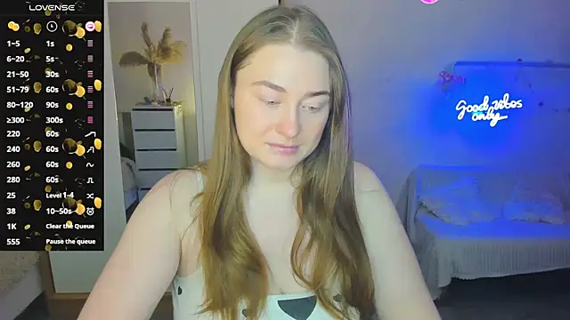 Snapshot of Demure_Smile chatting on February 2025 04:54:01 AM Demure Smile online show from February 2025 04:54:01 AM