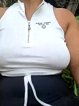 Snapshot of sexy-latin10 chatting on March 2025 08:40:01 PM sexy-latin10 online show from March 2025 08:40:01 PM
