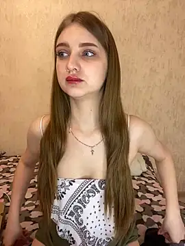 MollyDolle online show from December 2024 07:06:01 PM