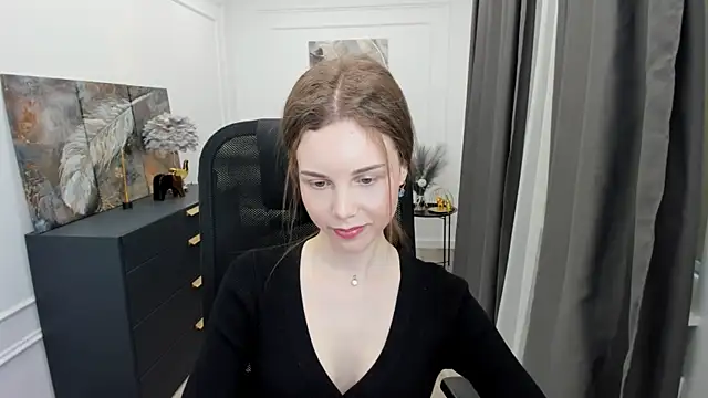 Snapshot of MileyWings chatting on April 2026 11:41:01 AM MileyWings online show from April 2026 11:41:01 AM