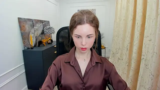 Snapshot of MileyWings chatting on May 2026 11:19:01 AM MileyWings online show from May 2026 11:19:01 AM