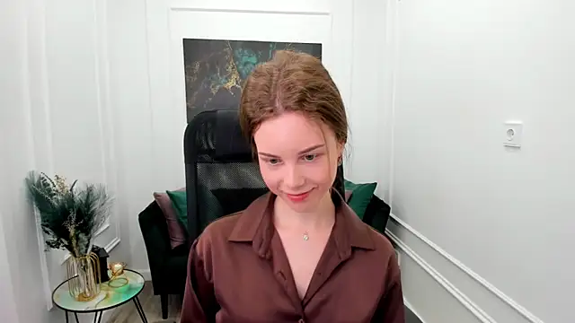 Snapshot of MileyWings chatting on May 2026 11:39:02 AM MileyWings online show from May 2026 11:39:02 AM