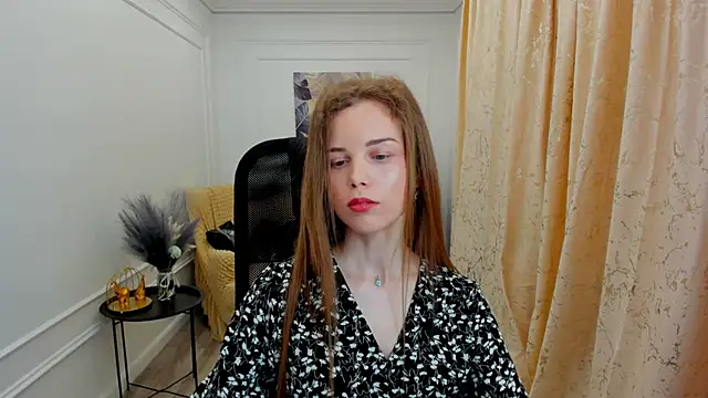 Snapshot of MileyWings chatting on June 2026 11:20:02 AM MileyWings online show from June 2026 11:20:02 AM