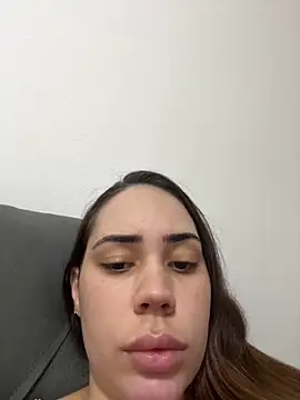 Julinha18 online show from March 2025 03:37:02 AM