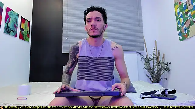 Snapshot of Tylergiuseppe_ chatting on February 2025 12:41:02 AM Tylergiuseppe  online show from February 2025 12:41:02 AM