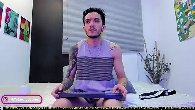 Snapshot of Tylergiuseppe_ chatting on February 2025 09:20:02 PM Tylergiuseppe  online show from February 2025 09:20:02 PM