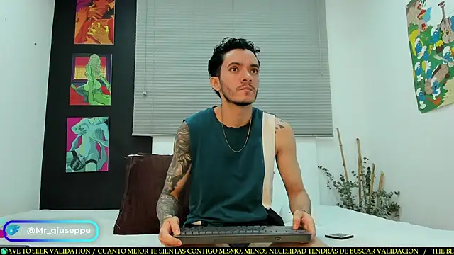 Snapshot of Tylergiuseppe_ chatting on February 2025 09:25:02 PM Tylergiuseppe  online show from February 2025 09:25:02 PM