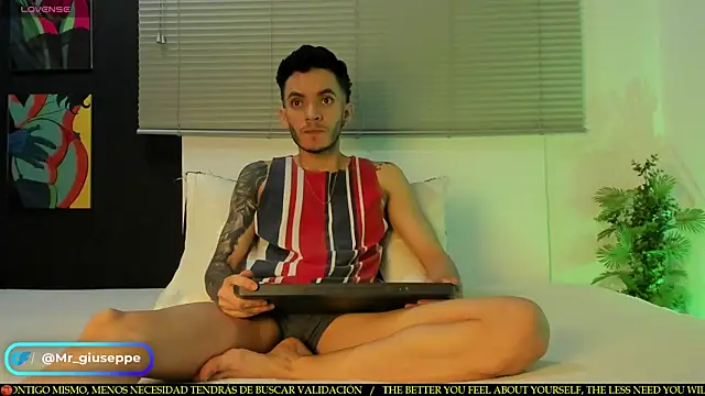 Snapshot of Tylergiuseppe_ chatting on September 2025 09:08:02 PM Tylergiuseppe  online show from September 2025 09:08:02 PM