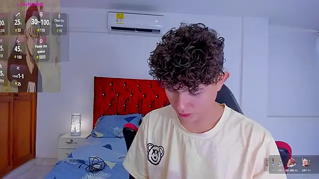 Snapshot of Nathan_Bluee chatting on December 2024 01:07:02 PM Nathan Bluee online show from December 2024 01:07:02 PM