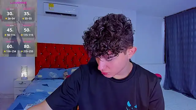 Snapshot of Nathan_Bluee chatting on December 2024 02:16:01 PM Nathan Bluee online show from December 2024 02:16:01 PM