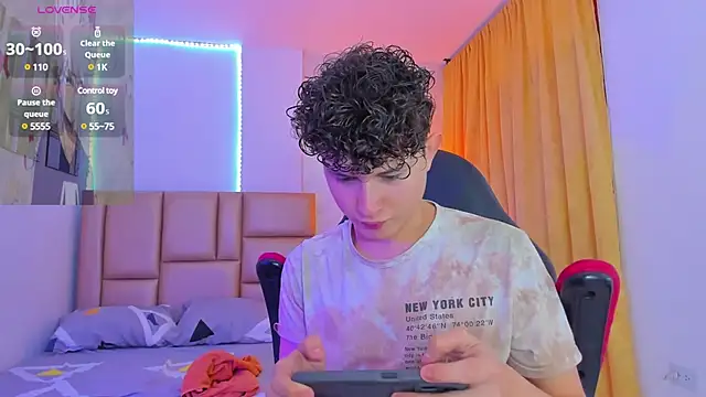 Snapshot of Nathan_Bluee chatting on December 2024 03:12:02 PM Nathan Bluee online show from December 2024 03:12:02 PM