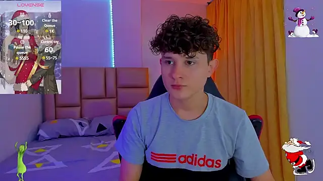 Snapshot of Nathan_Bluee chatting on December 2024 02:48:02 PM Nathan Bluee online show from December 2024 02:48:02 PM